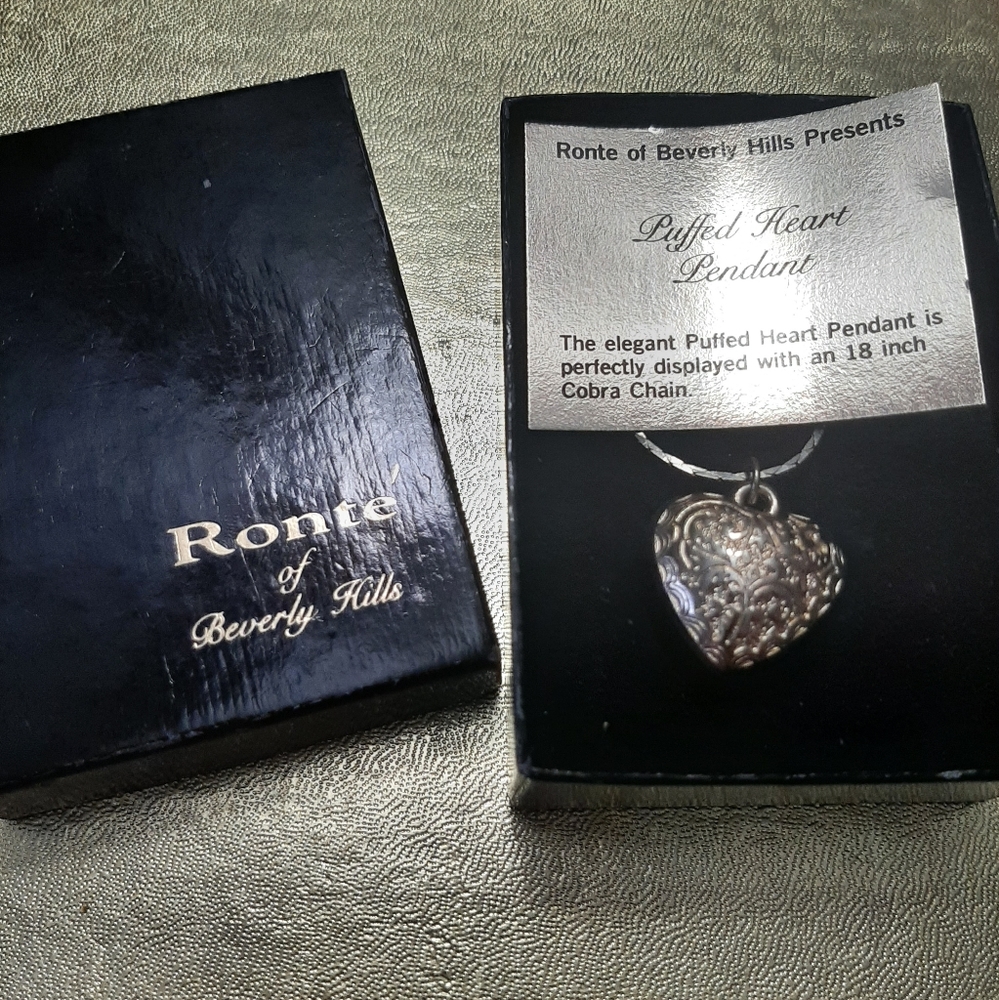 Ronte By Beverly HillsGold Tone Vintage Puffed Heart Necklace18 inch cobra chain